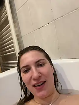 Snapshot of secretcrazy69 chatting on 03.01.25 secretcrazy69 online show from 03.01.25