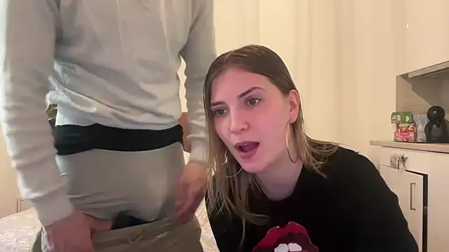 Snapshot of secretcrazy69 chatting on 03.20.25 secretcrazy69 online show from 03.20.25