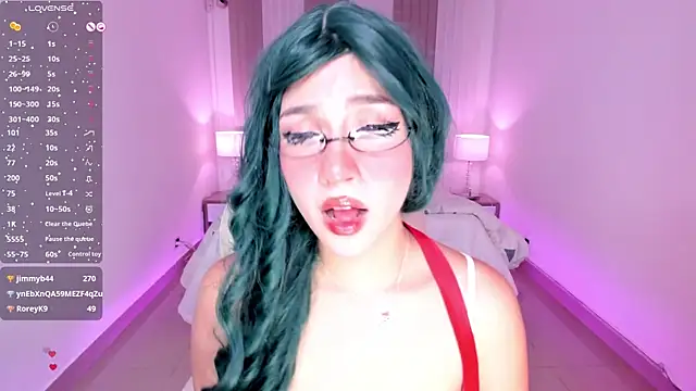 Snapshot of angel_rouse_ chatting on 12.21.24 angel rouse online show from 12.21.24