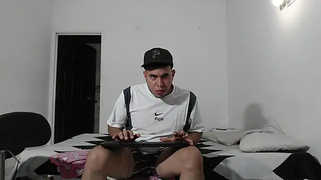 Snapshot of Sofiafuck20 chatting on 03.15.25 Sofiafuck20 online show from 03.15.25