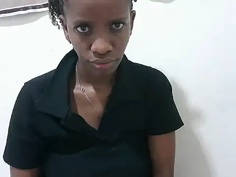 Snapshot of prettybeee chatting on 10.22.25 prettybeee online show from 10.22.25