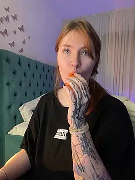  Chlo  e online show from 03.13.25