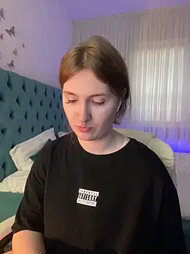  Chlo  e online show from 03.14.25