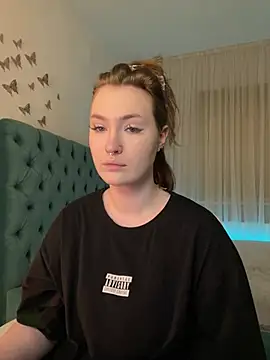  Chlo  e online show from 03.22.25