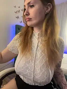  Chlo  e online show from 09.17.25