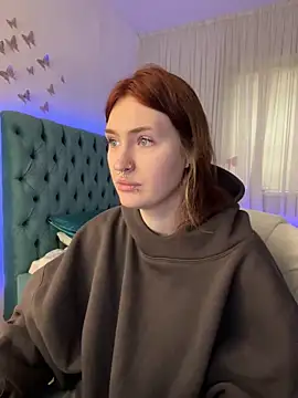  Chlo  e online show from 10.19.25