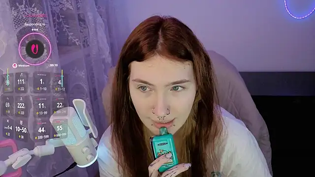  Chlo  e online show from 12.17.25