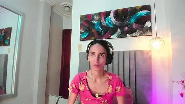 Nina Cavaali online show from 10.05.25