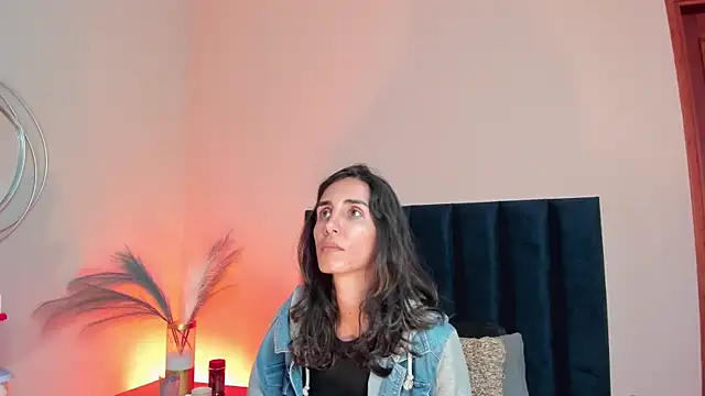 Nina Cavaali online show from 10.24.25