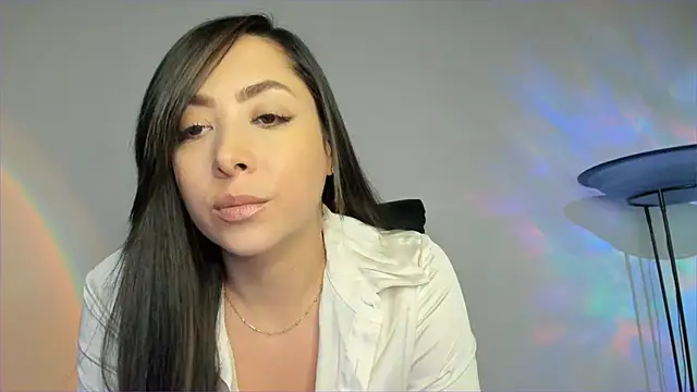 Snapshot of Mila__Paramo chatting on 09.30.25 Mila Paramo online show from 09.30.25