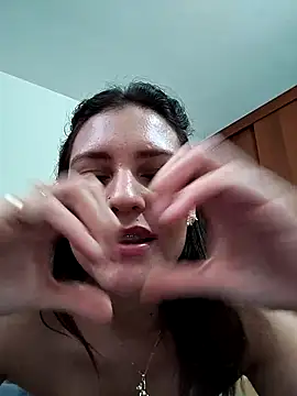 Mia Hampton online show from 03.02.25