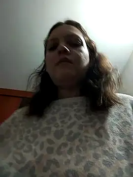 Mia Hampton online show from 03.04.25