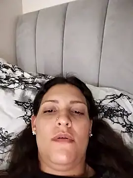 Mia Hampton online show from 03.19.25