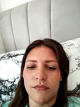 Mia Hampton online show from 03.21.25