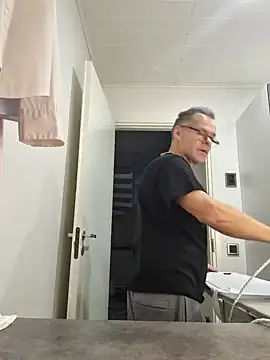 DarrenSullivanSlut online show from 12.16.24