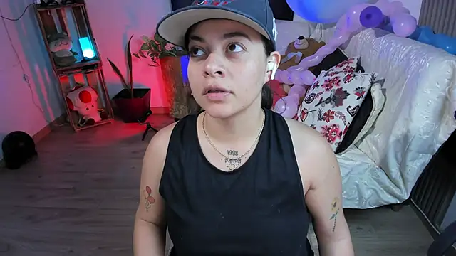 Cuttiealice online show from 01.16.25