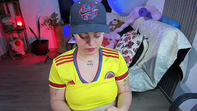 Cuttiealice online show from 01.17.25