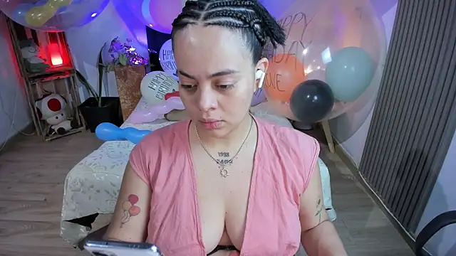 Cuttiealice online show from 01.21.25