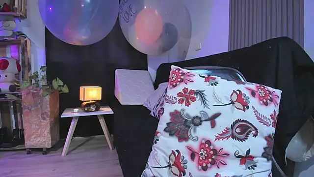 Cuttiealice online show from 02.03.25