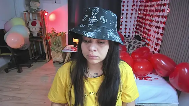 Cuttiealice online show from 02.15.25