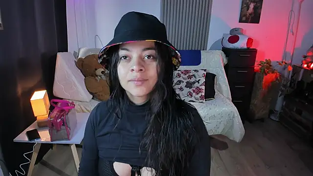 Cuttiealice online show from 02.24.25