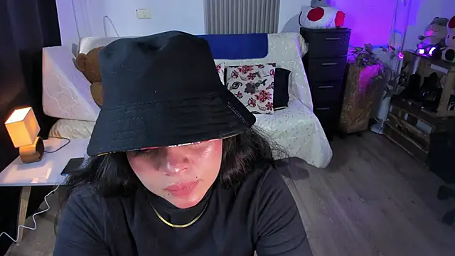 Cuttiealice online show from 02.24.25