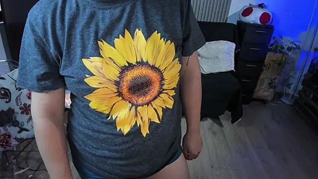 Cuttiealice online show from 03.12.25