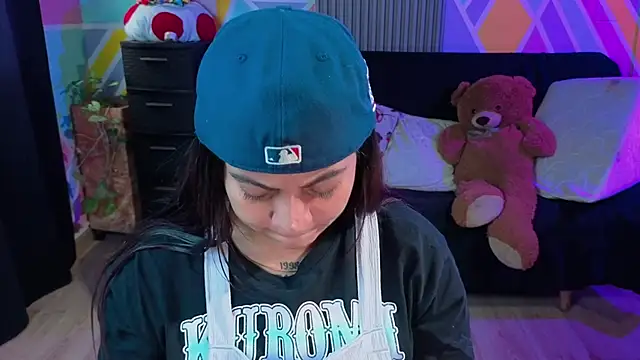 Cuttiealice online show from 09.19.25