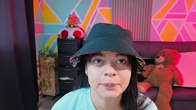 Cuttiealice online show from 09.24.25