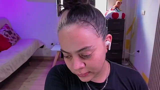 Cuttiealice online show from 11.12.25