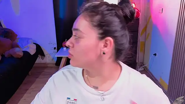 Cuttiealice online show from 11.17.25