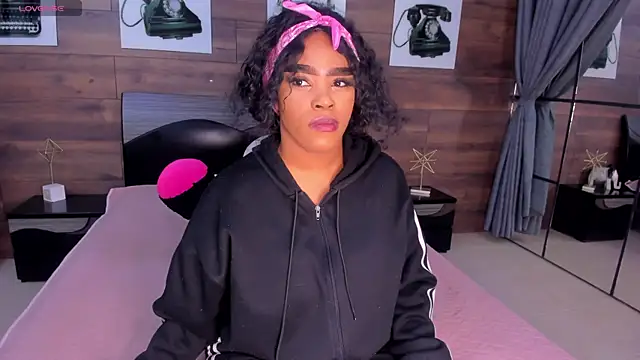 Briana Wells  online show from 07.05.26