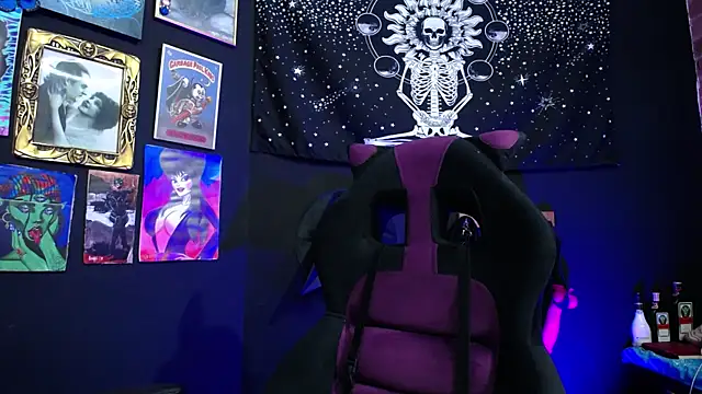 Snapshot of Yourmadame_P chatting on 01.07.25 Yourmadame P online show from 01.07.25