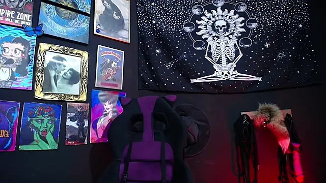 Snapshot of Yourmadame_P chatting on 01.09.25 Yourmadame P online show from 01.09.25