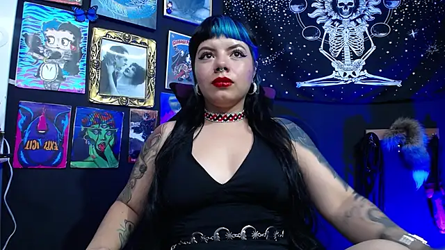 Snapshot of Yourmadame_P chatting on 01.17.25 Yourmadame P online show from 01.17.25