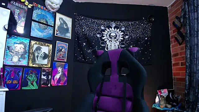 Snapshot of Yourmadame_P chatting on 01.30.25 Yourmadame P online show from 01.30.25