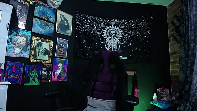 Snapshot of Yourmadame_P chatting on 02.07.25 Yourmadame P online show from 02.07.25