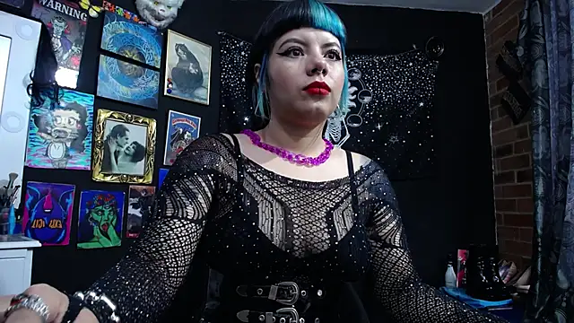 Snapshot of Yourmadame_P chatting on 02.11.25 Yourmadame P online show from 02.11.25