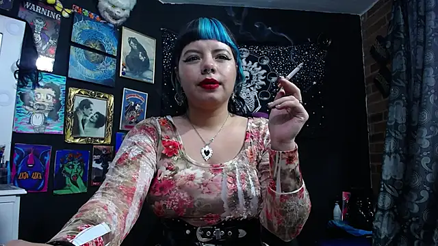 Snapshot of Yourmadame_P chatting on 02.12.25 Yourmadame P online show from 02.12.25