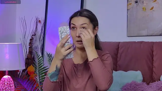 NicolLopeze online show from 10.16.25