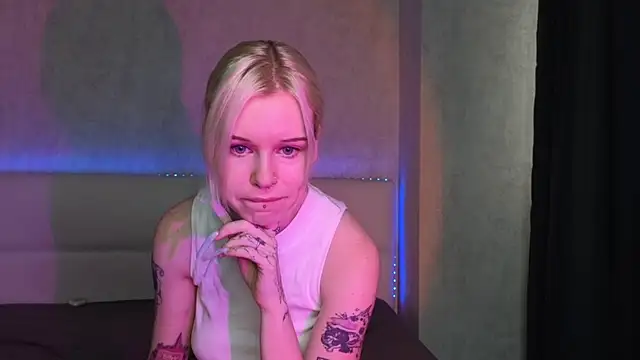 LisaDenvinn online show from 09.10.25