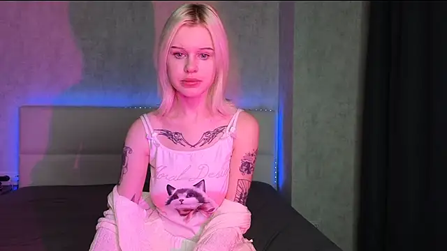 LisaDenvinn online show from 09.26.25