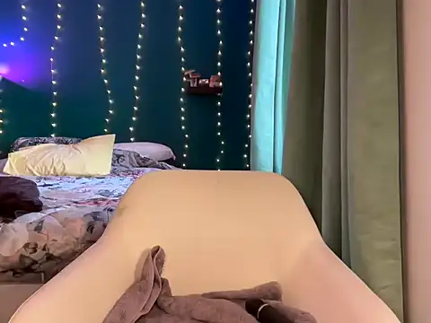 Snapshot of MistyParadiso chatting on 01.19.25 MistyParadiso online show from 01.19.25