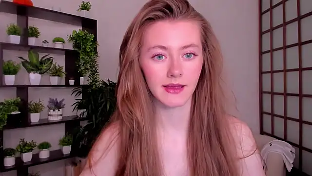 Snapshot of KateCuddle chatting on 10.02.25 KateCuddle online show from 10.02.25