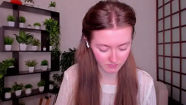 Snapshot of KateCuddle chatting on 10.10.25 KateCuddle online show from 10.10.25