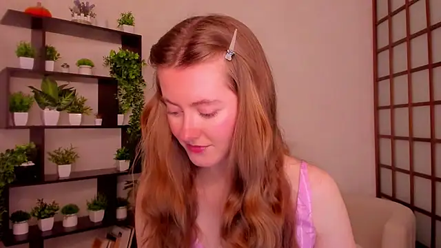 Snapshot of KateCuddle chatting on 10.15.25 KateCuddle online show from 10.15.25