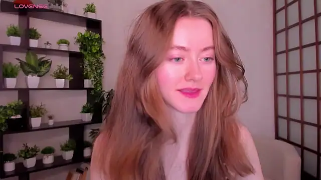 Snapshot of KateCuddle chatting on 10.24.25 KateCuddle online show from 10.24.25