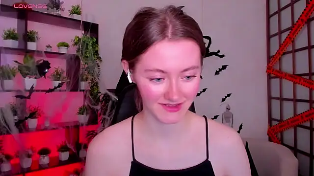 Snapshot of KateCuddle chatting on 10.29.25 KateCuddle online show from 10.29.25