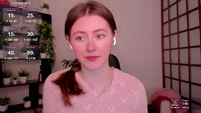 Snapshot of KateCuddle chatting on 03.16.26 KateCuddle online show from 03.16.26
