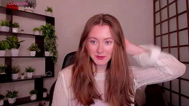 Snapshot of KateCuddle chatting on 03.19.26 KateCuddle online show from 03.19.26